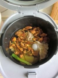 姬松茸山药大骨汤的做法步骤8